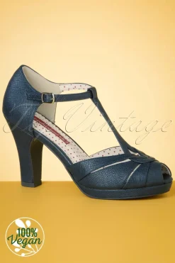 B.A.I.T. Lacey Art Deco T-Strap Pumps In Mat Marineblauw>Vrouwen Pumps