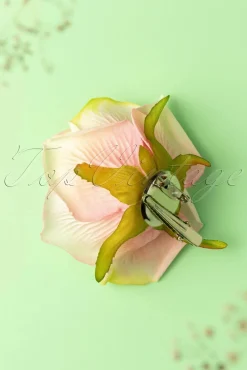 Banned Retro Scented Love Flower Haarclip In Blush><noscript><img width=