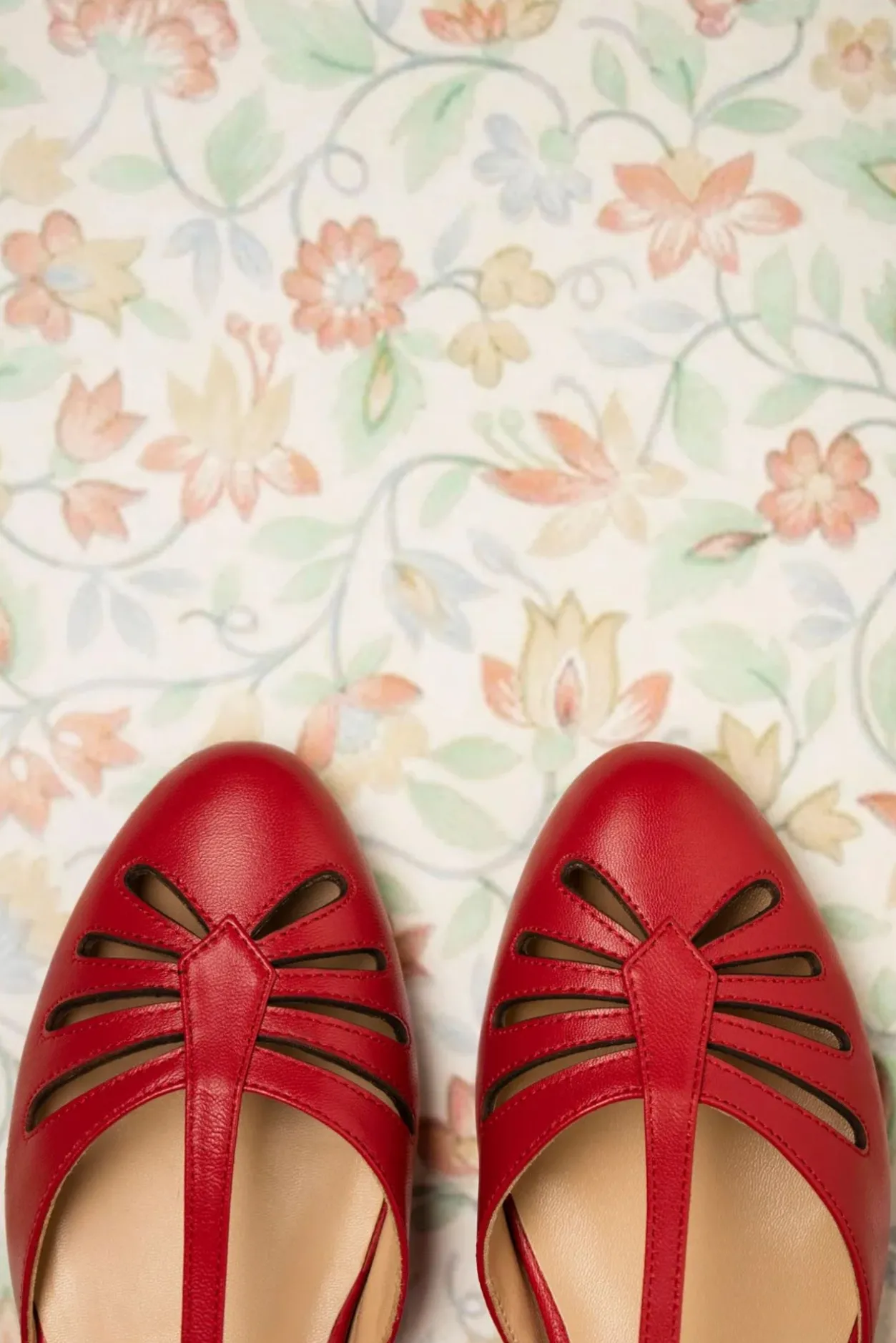 Charlie Stone Singapore T-Strap Ballerina's Flats In Rood>Vrouwen Ballerina's